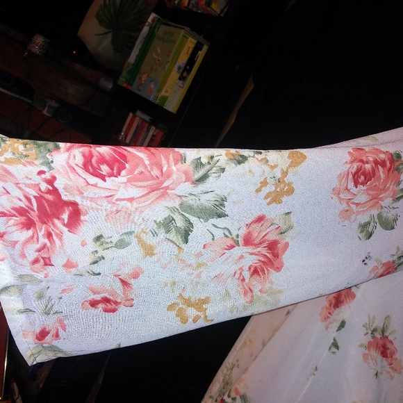 Floral Off The Shoulder Top - Picture 5 of 12